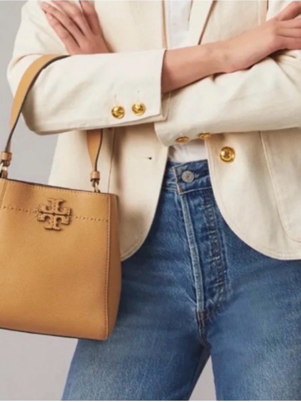 Tory Burch Pebbled Leather Mcgraw Bucket Bag - Picture 11 of 13